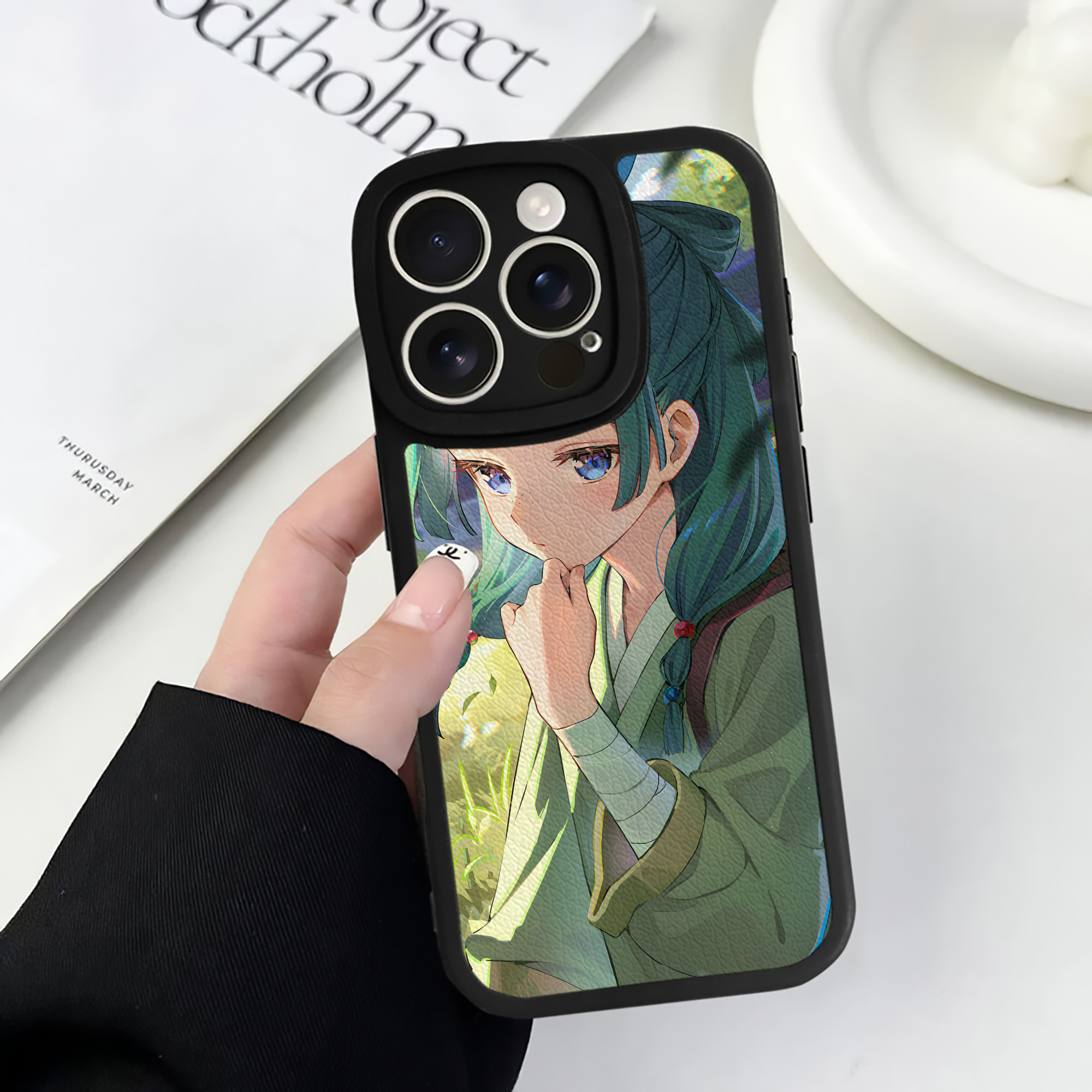 （画像用） 薬屋のひとりごと The Apothecary Diaries 【iPhone 16シリーズ対応】シリコンスマホケース（レザー調） 材質：シリコン